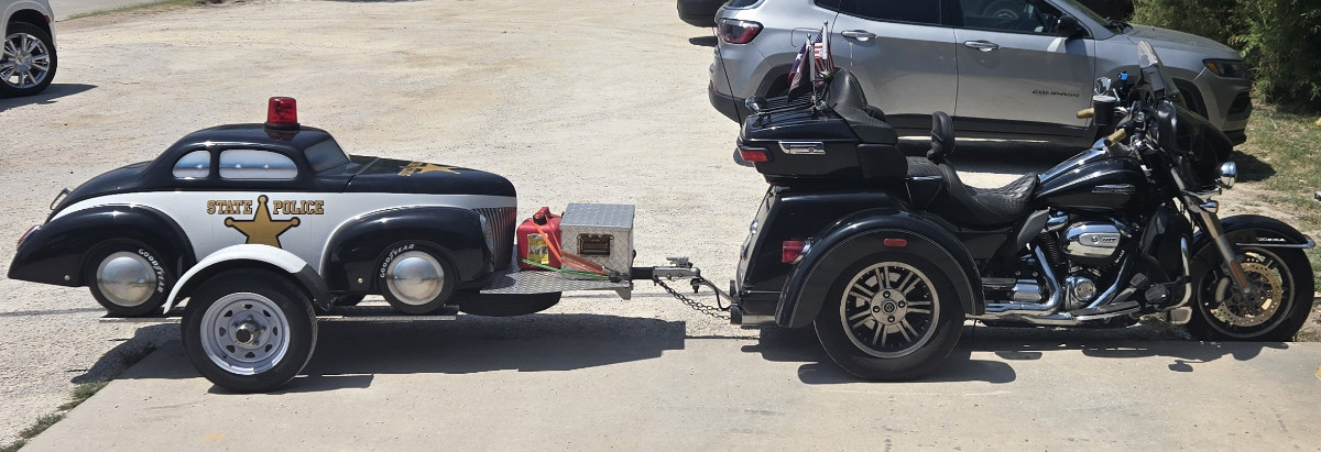 Sealy Don police trailer (1).jpg